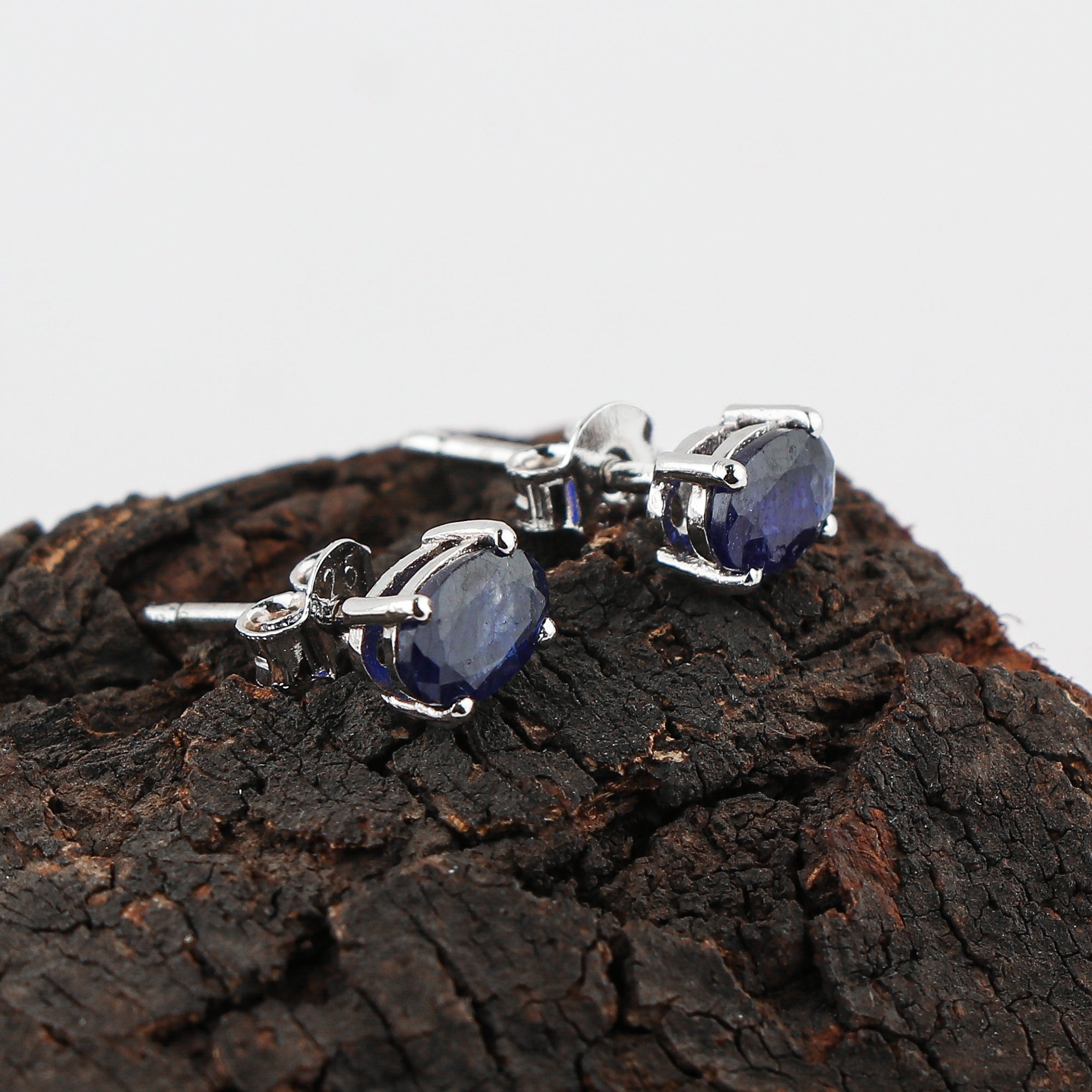 Crystal clear Natural Sapphire Stud Earring for women