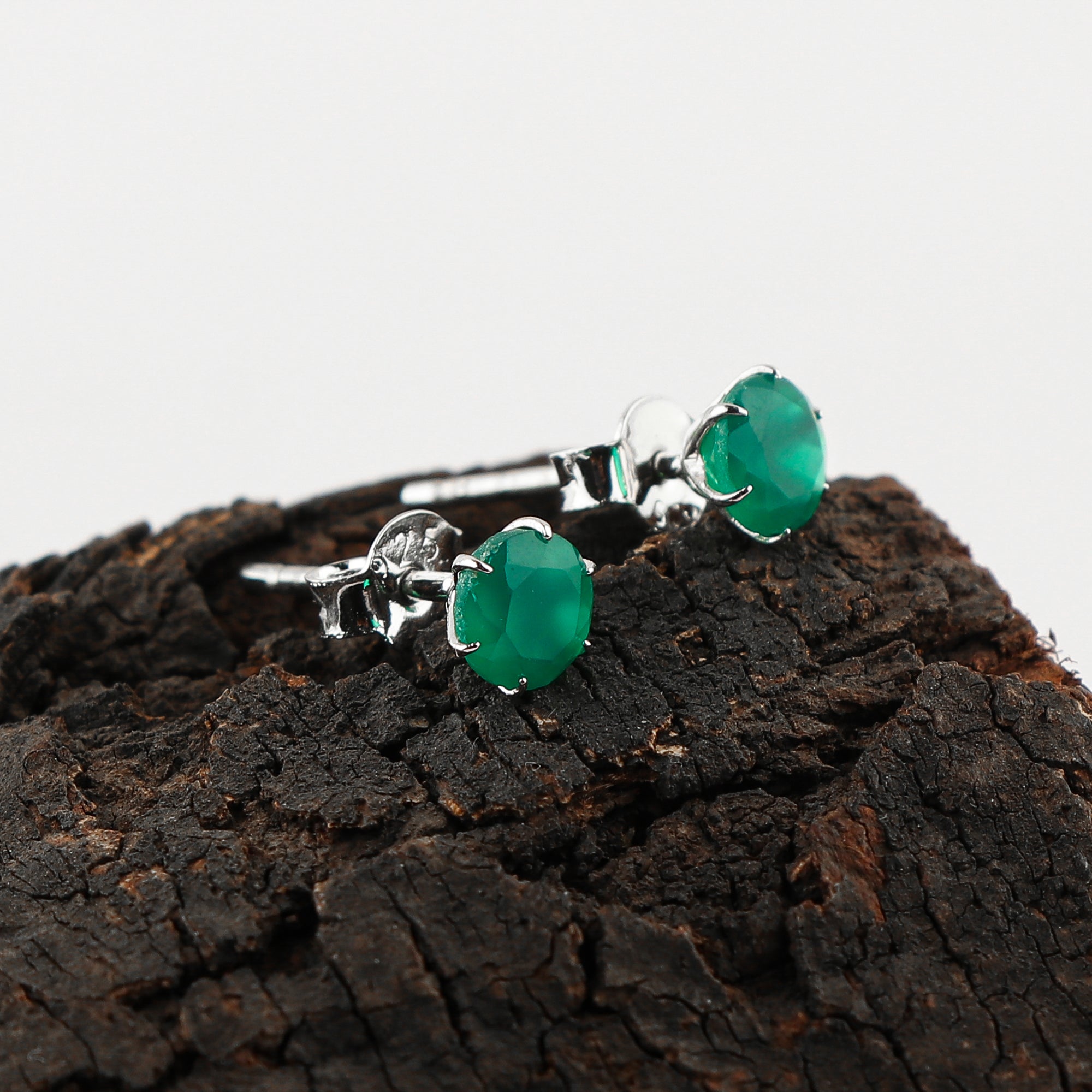 Perfect Round Shape Green Onyx Natural Gemstone Stud Earring for Women