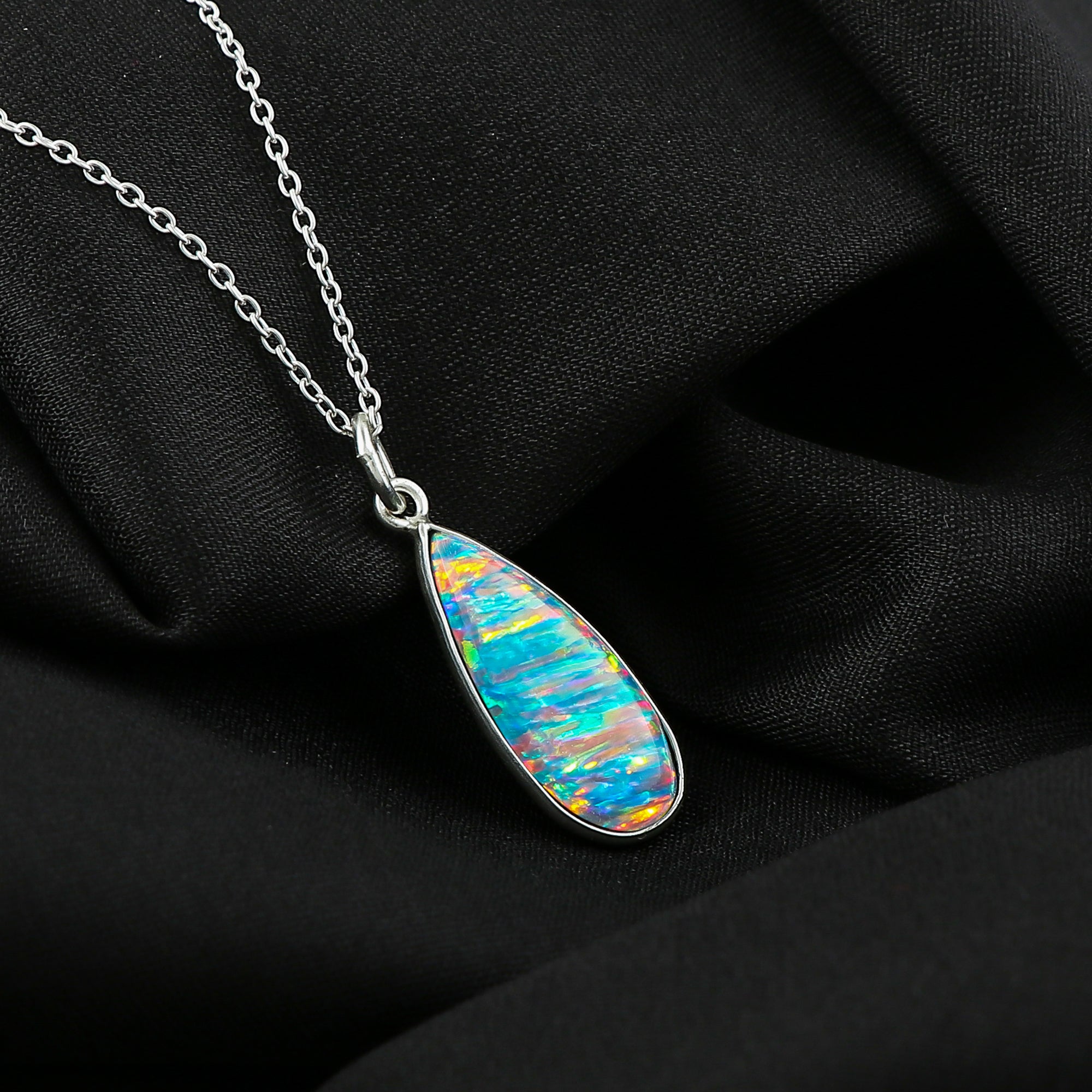 Premium quality 2.5 Ct Blue Line Ethiopian Opal Pendant in 925 silver