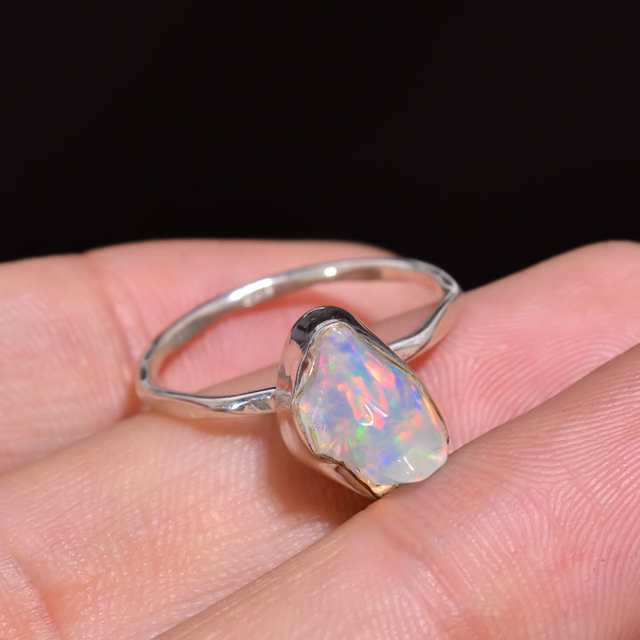 925 Silver ring with an Ethiopian Opal Gemstone (10x 7 mm)