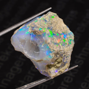 High-Quality 22 Ct Raw Ethiopian Opal (21x18x12 mm)