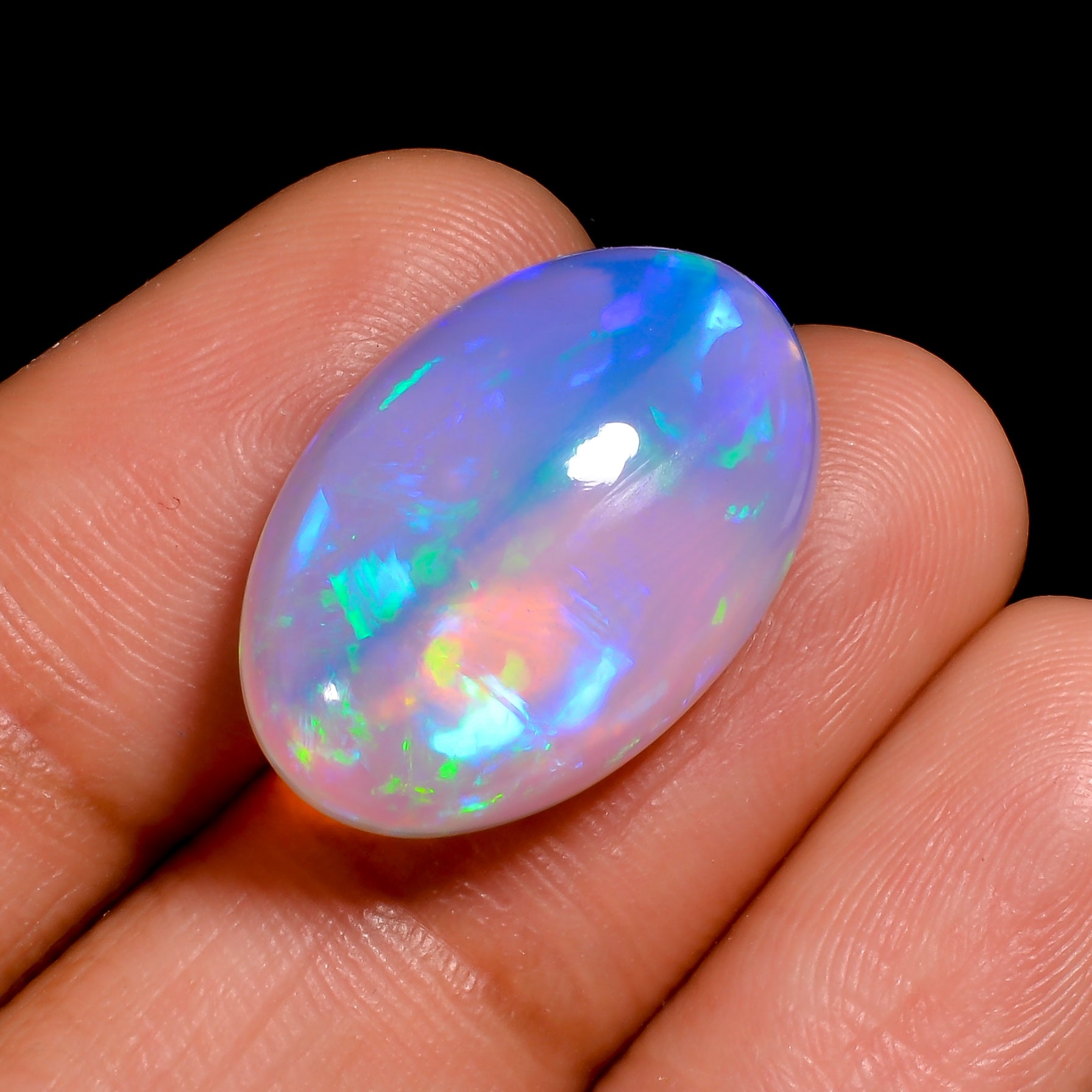 Armoniagems’ Premium White opal cabochon - Vibrant & Elegant 
